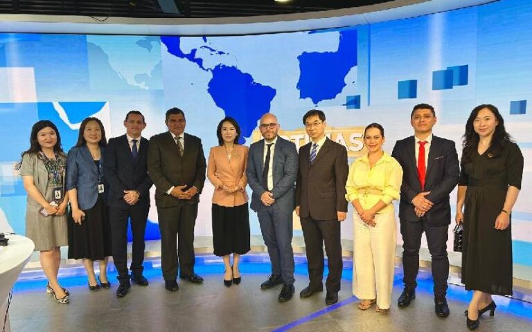 Delegación de los Medios Sandinista visita sede central del Grupo de Medios de China