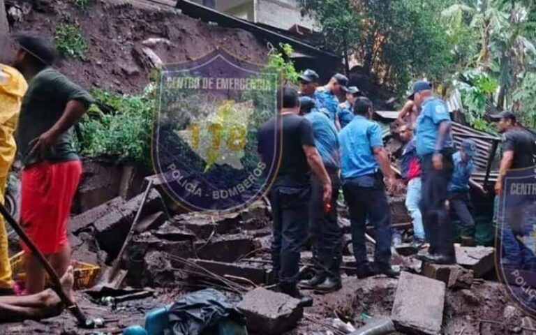 SINAPRED informa del derrumbe de un muro sobre vivienda en el barrio Hialeah