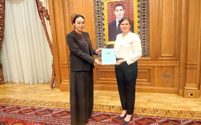 Embajadora nicaragüense presenta Cartas Credenciales en Turkmenistán