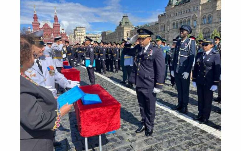 Oficiales de la Policía Nacional se gradúan de especialidades en la Universalidad de Moscú