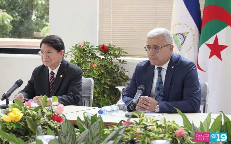 Canciller de Nicaragua recibe al Presidente de Asamblea Popular Nacional de Argelia