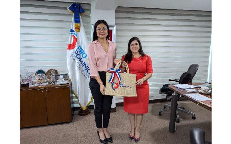 Misión Diplomática de Nicaragua realiza visita oficial a la Señora Biviana Riveiro