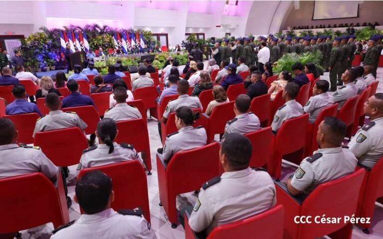 Pdte. Daniel: ¡Que viva la Fuerza Aérea en su 45 aniversario!