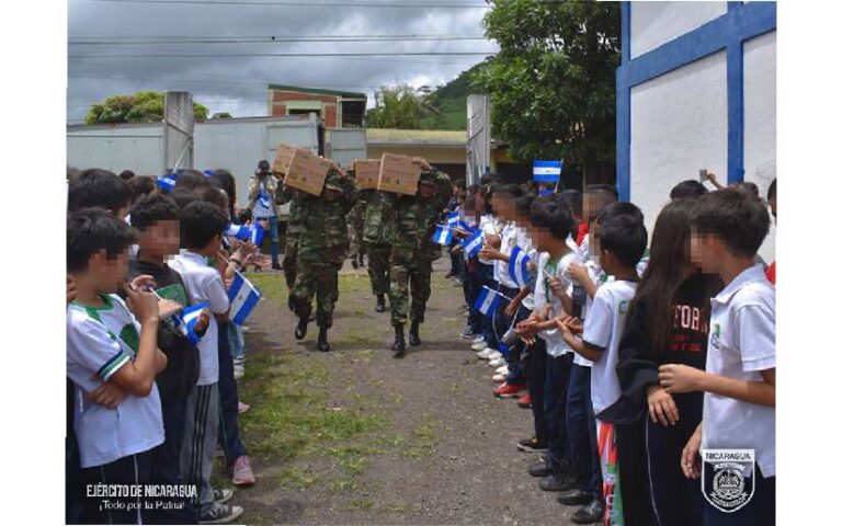 Sexto Comando Militar Regional participó en el descargue de merienda escolar en Jinotega