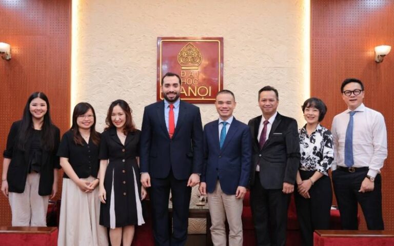 Delegación de Nicaragua en Vietnam sostiene intercambio estudiantil en la Universidad de Hanói