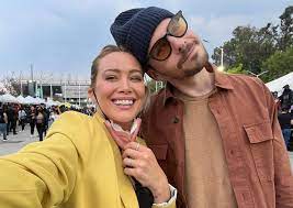 Esposo de Hilary Duff se somete a una vasectomía