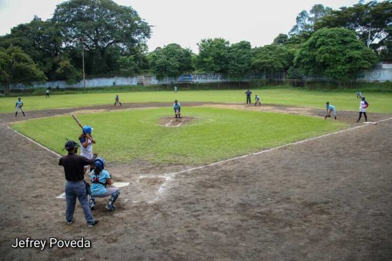 Inicia etapa nacional de softbol femenino