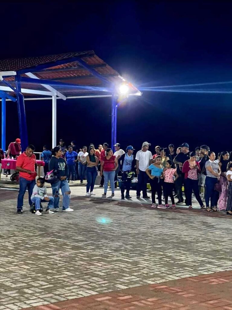 Familias del Bocay estrenan Parque de Ferias y el Mirador Lagarto