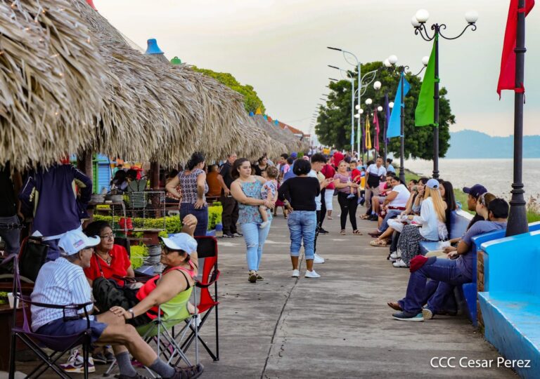 Turistas son premiados con la “Ola Veranera de Radio Nicaragua”