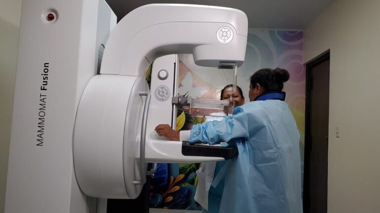 Hospital Alemán inaugura mamográfo