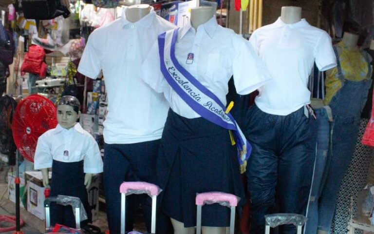 Mercados de Managua abastecidos con artículos escolares