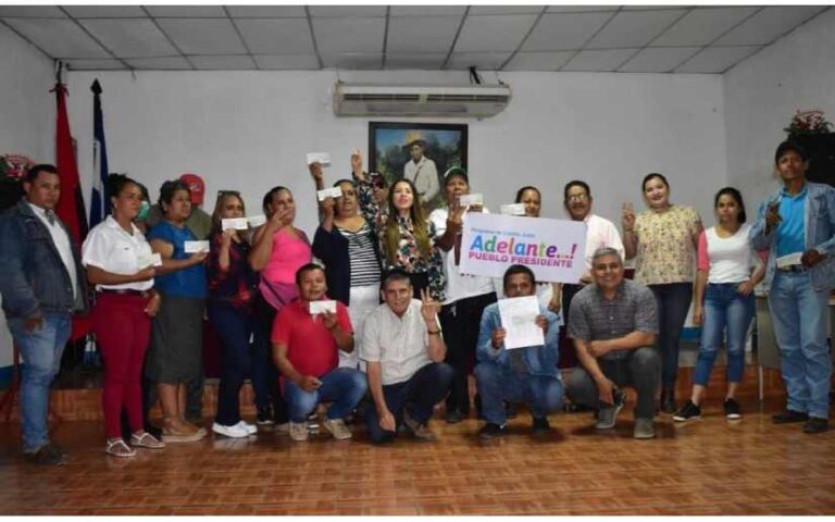Programa Adelante continúa entregando créditos a protagonistas de León