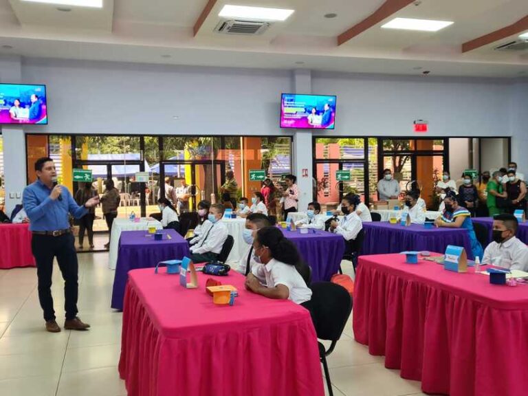 MINED inicia certamen para elegir al mejor estudiante de primaria