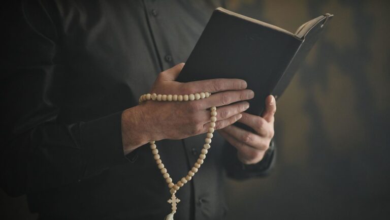 Expulsan de la Compañía de Jesús a sacerdote por abuso sexual