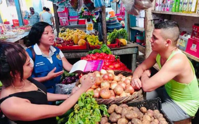 71 mil 683 familias tienen en sus manos la cartilla Familias Unidas para la Paz y la Vida