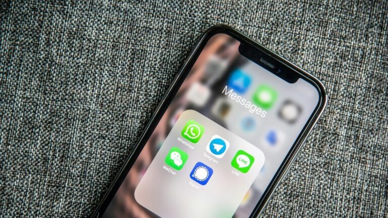 Hombre demandará a Apple porque su esposa descubrió su infidelidad