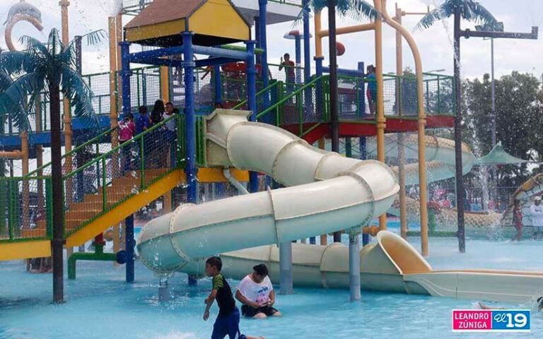 Dan bienvenida al Verano en el Parque Acuático del Paseo Xolotlán