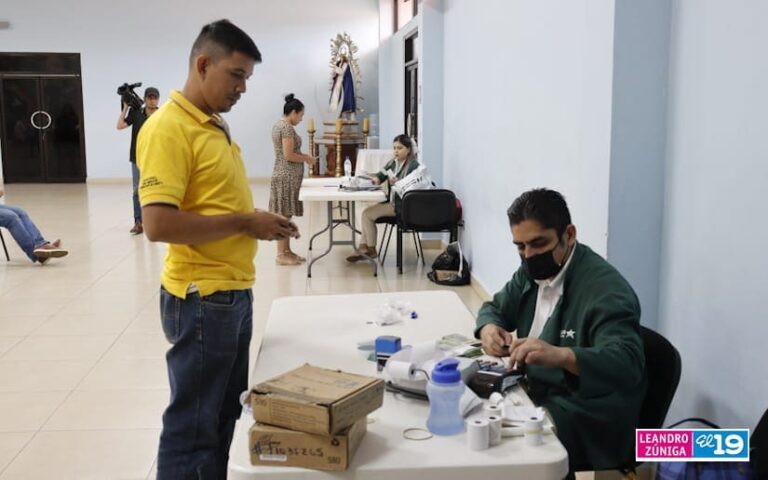 Trabajadores de la Educación reciben su salario de agosto