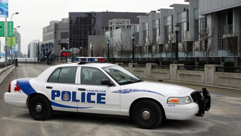 Detienen a sujeto por abrir un dispensario de drogas ilícitas en Canadá