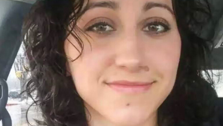 Detienen a estadounidense acusada de matar a dos de sus hijos en Reino Unido