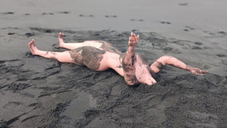 Confunden muñeca sexual por un cuerpo decapitado