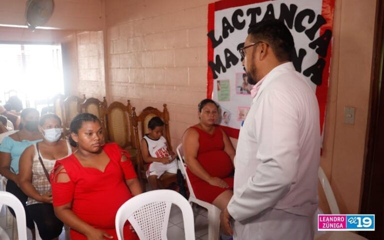 Vacunan contra la covid19 a mujeres  embarazadas de la Casa Materna en Ciudad Sandino