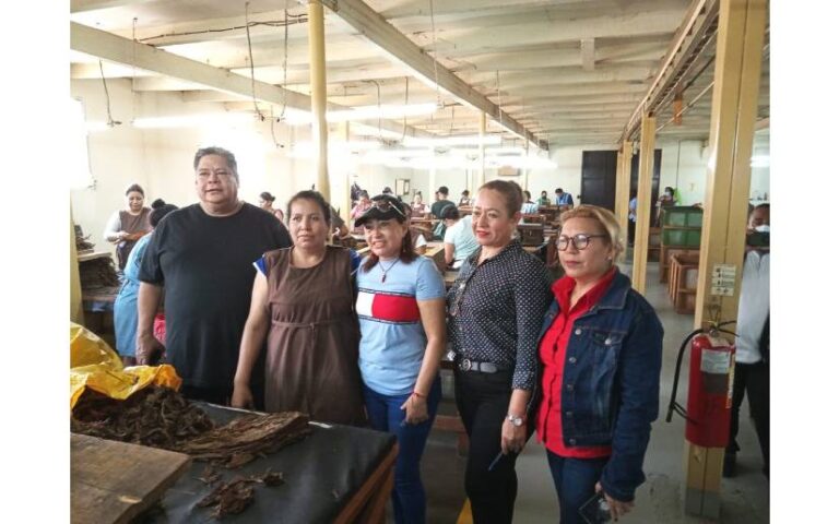 Viceministro del Trabajo visita empresas tabacaleras Protasa, Placencia 1 y Placencia 2