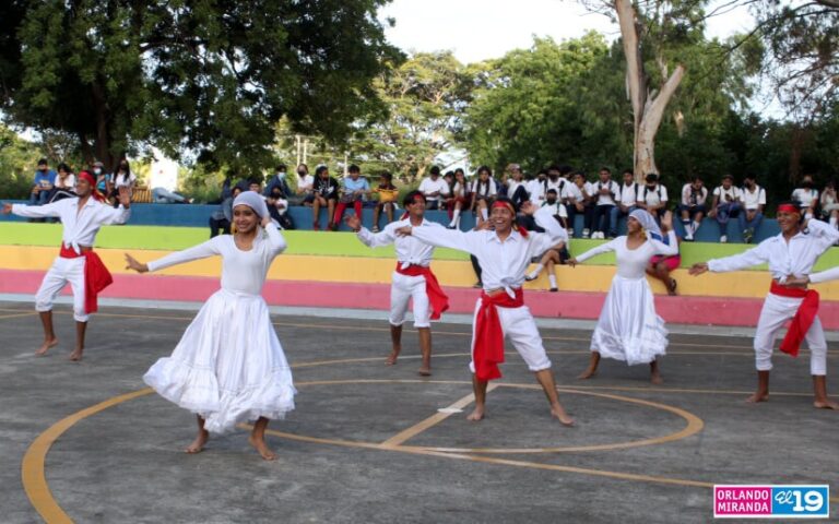 Despiden año escolar con “Festival Navideño”
