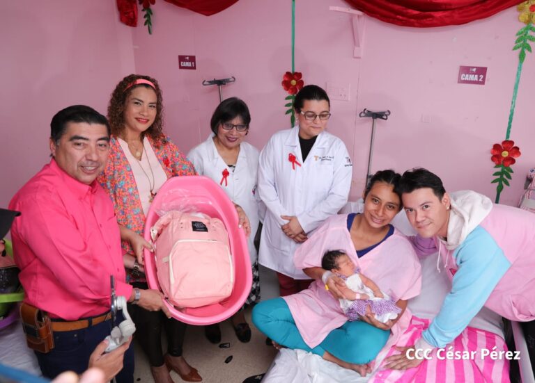 Gobierno de Nicaragua envía obsequios a las primeras madres que dieron a luz este 30 de mayo