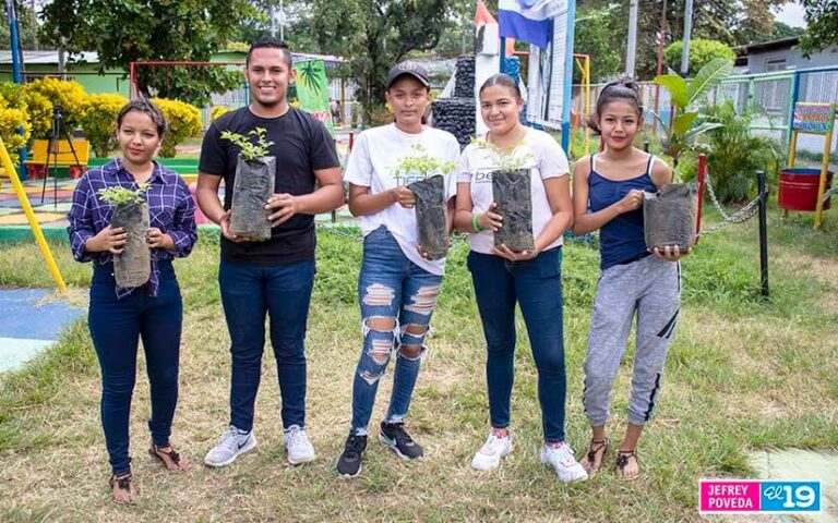 Realizan jornada de siembra de árboles en el Parque José Cristian Pérez
