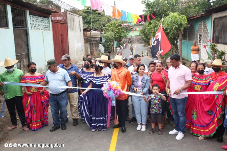 ALMA inaugura nuevas calles en el barrio René Polanco