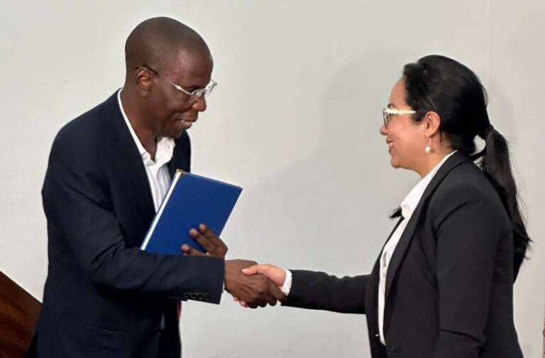 Hermoso tributo a nuestro Rubén Darío en Angola