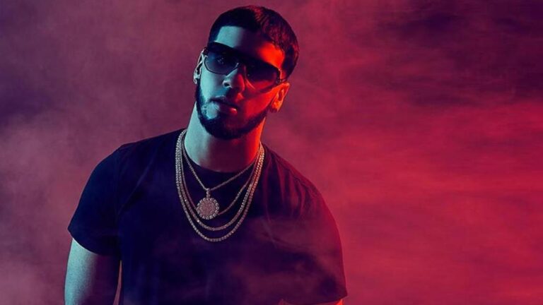 Anuel reaparece en redes sociales