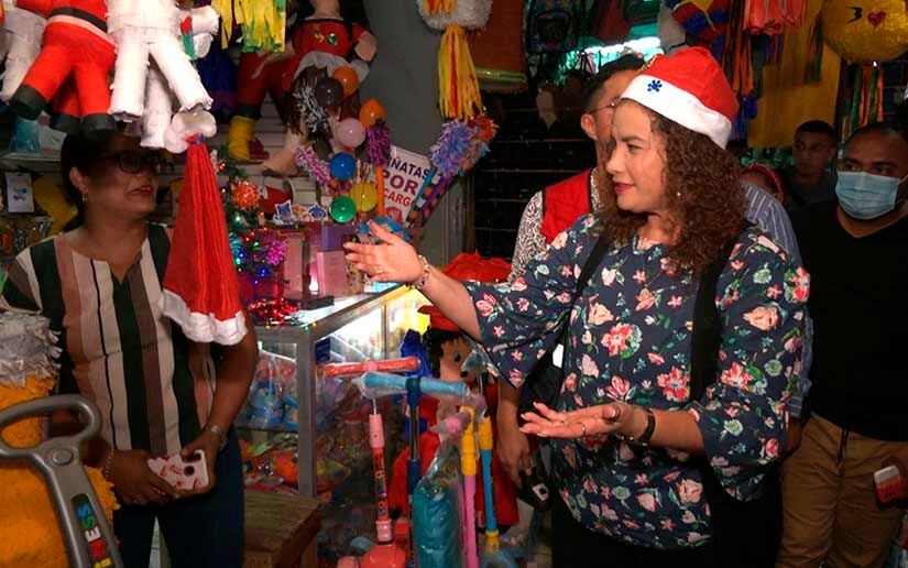 Alcaldesa de Managua recorre mercado