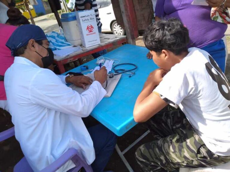 Realizan feria de salud en el barrio Carlos Núñez