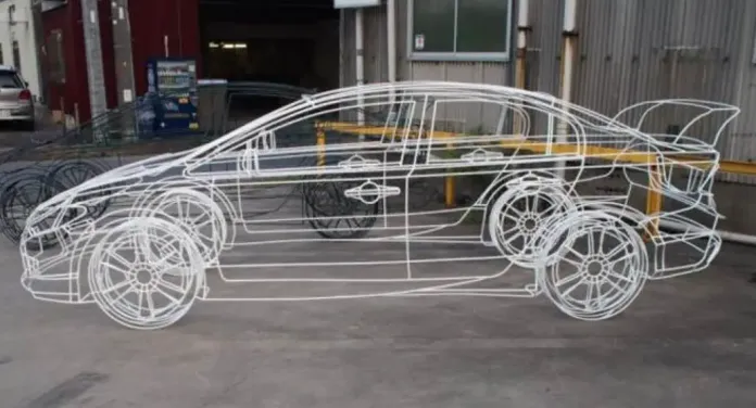 Japón fabrica auto con alambres