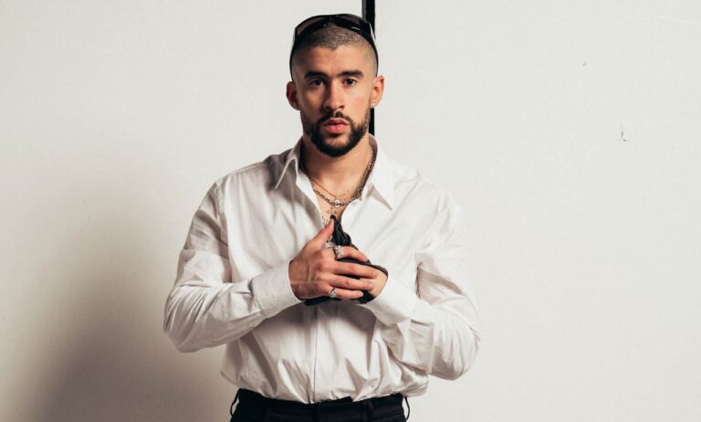 Bad Bunny demandara a uno de sus fans