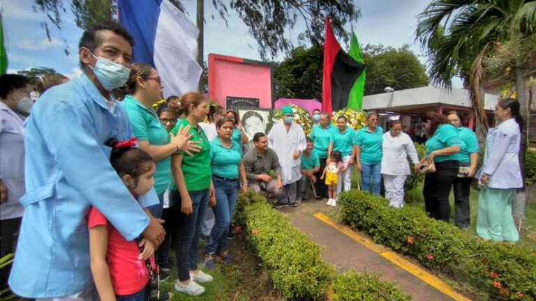 Trabajadores de la salud conmemoran a Bertha Calderón
