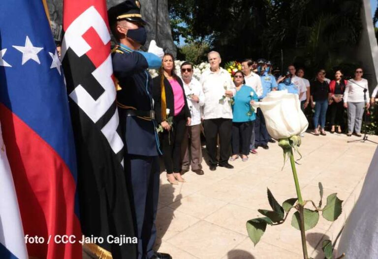 Conmemoran los 192 años del tránsito a la inmortalidad de Simón Bolívar