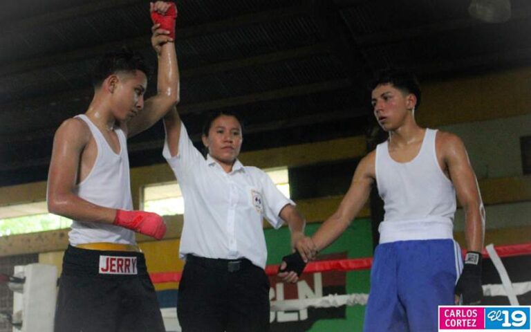 Realizan velada boxística amateur en el gimnasio Roberto Huembes
