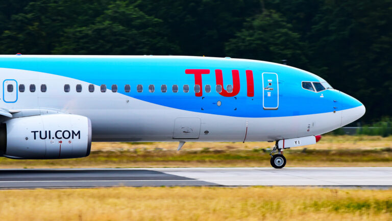 Encuentra un cadáver en el tren de aterrizaje de un avión en Londres