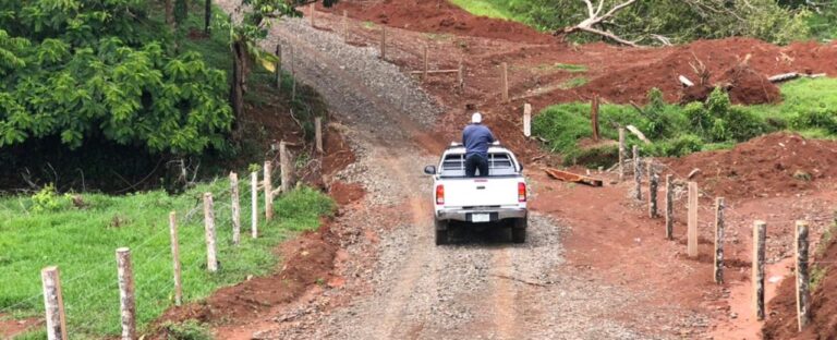 Entregan mejoramiento de camino en Bluefields