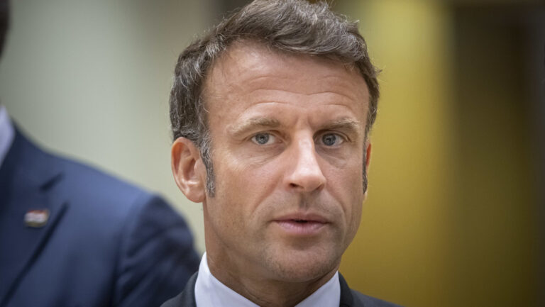 Macron culpa a las redes sociales por los disturbios en Francia
