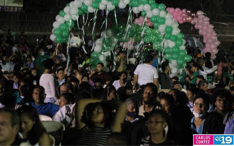 Con una vigilia miles de cristianos despidieron el año 2022