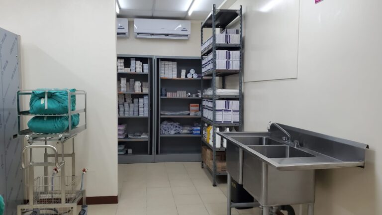 Inauguran rehabilitación de la central de equipos del CENAO