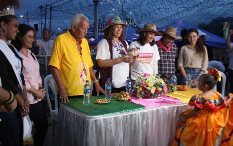 Palo Lucio cumple 49 aniversario de Tradición