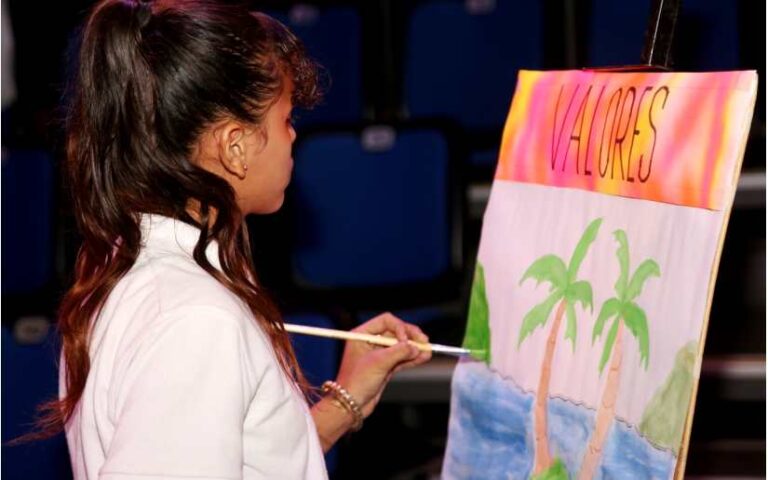 Presentan estrategia de revitalización de la educación artística y cultural