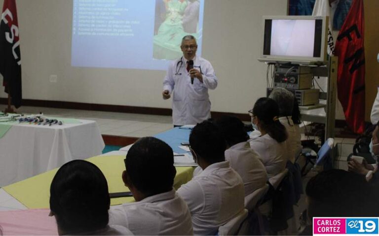 Realizan taller sobre uso de equipos en operaciones laparoscópicas