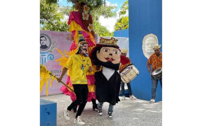 Cartelera de horario de museos y sitios culturales en la semana de vacaciones de verano