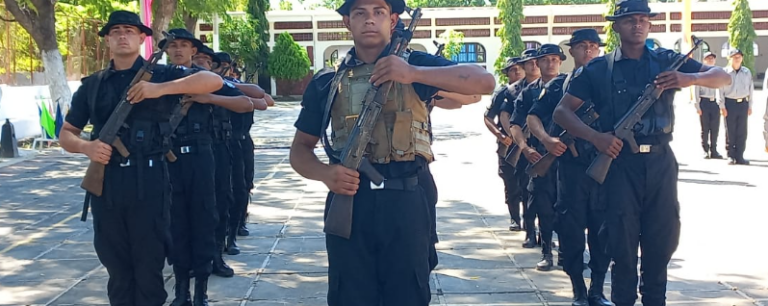 Funcionarios del Sistema Penitenciario reciben diploma de diversos cursos